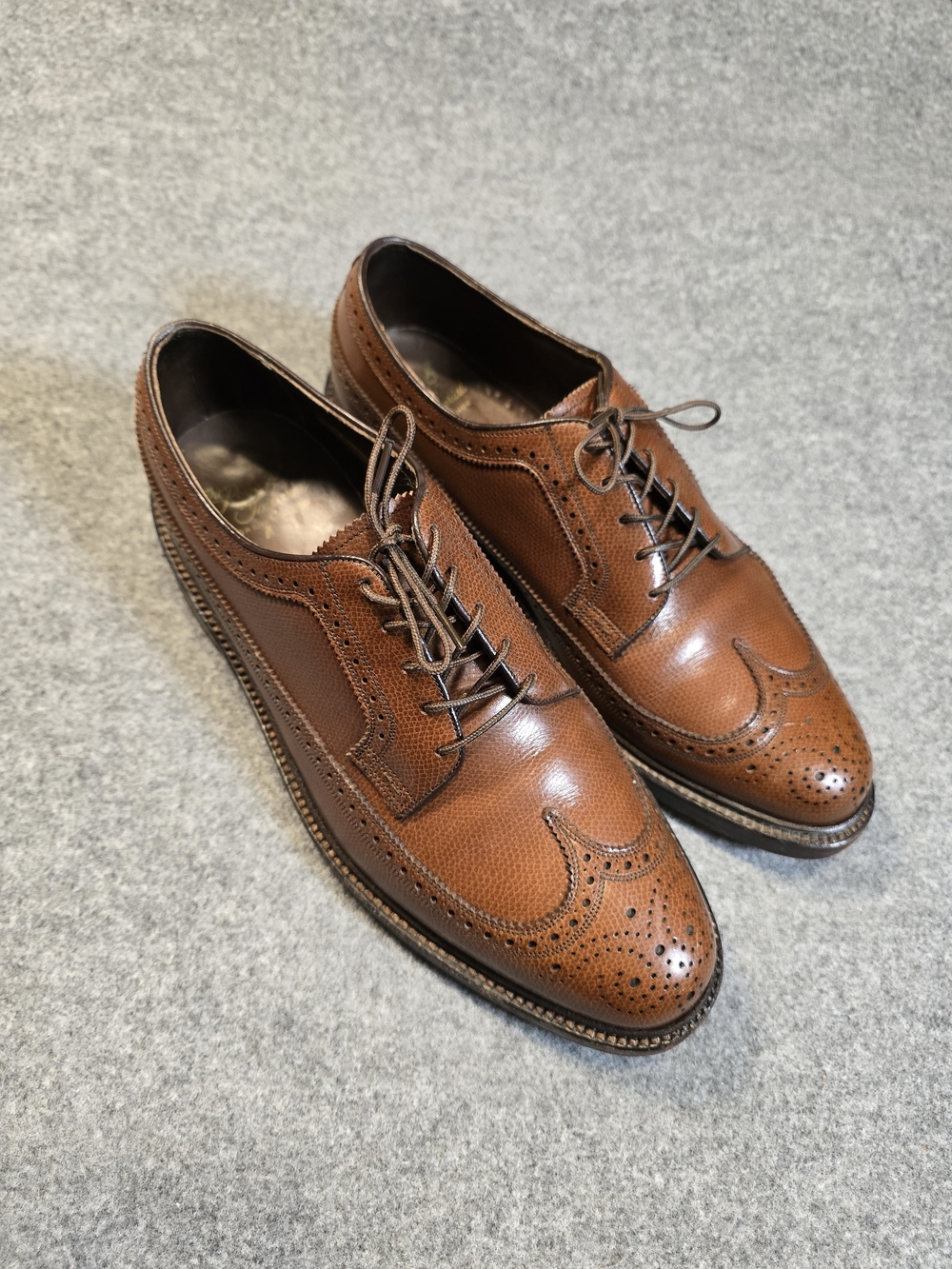 The Royal Imperial Florsheim Shoe Classic Brown Men's Wingtip Oxford Shoes